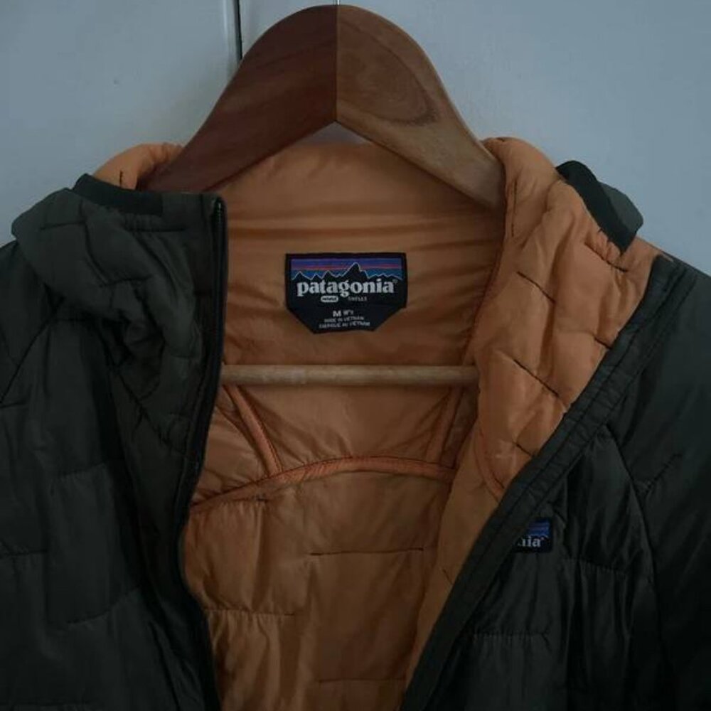 Patagonia Women’s Micro Puff Hoody Pine Needle Green Size M (UK 12–14, US 8–10) - Picture 4 of 6